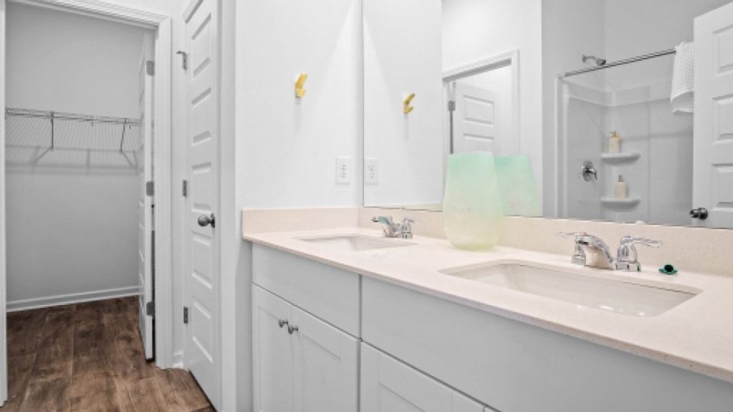 1454 Owners Bath F1 Base2