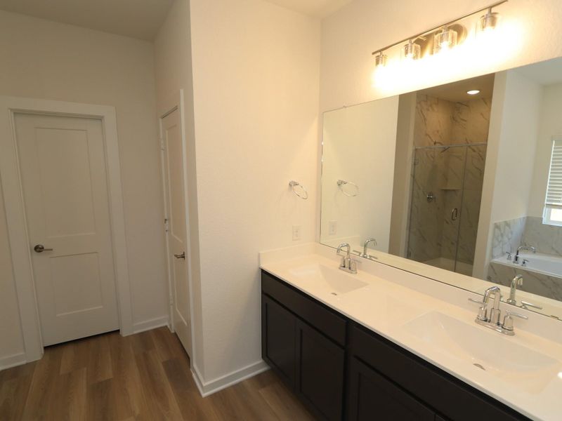 Furnished interior view inside a new home in Miller's Pond, Rosenberg (Image 6).
