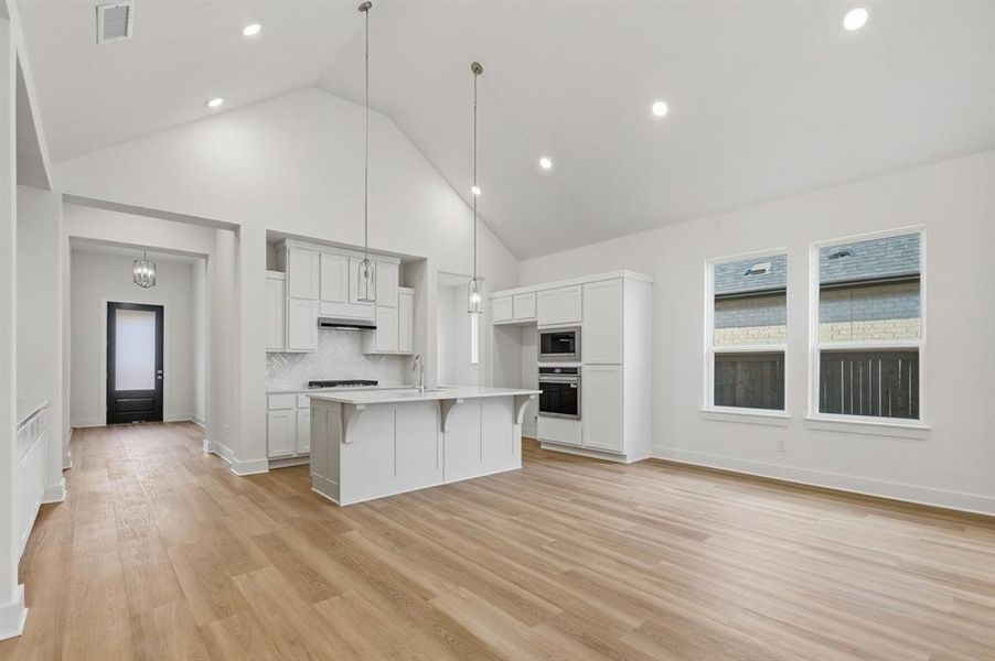 Spacious, unfurnished interior of a new home in Waterscape: 50ft. lots, Royse City (Image 16). Spacious, unfurnished interior of a new home in Waterscape: 50ft. lots, Royse City (Image 16).