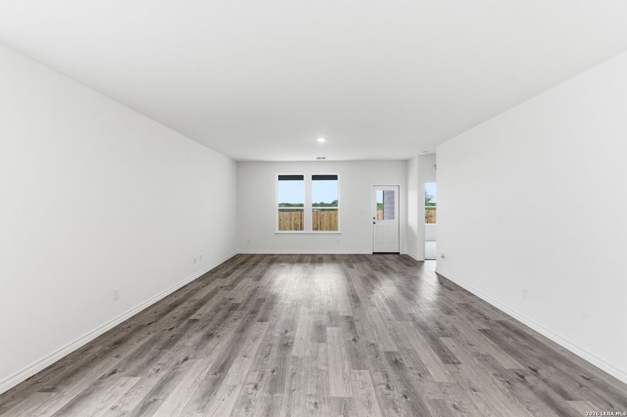 Spacious, unfurnished interior of a new home in The Overlook at Creekside, New Braunfels (Image 19).