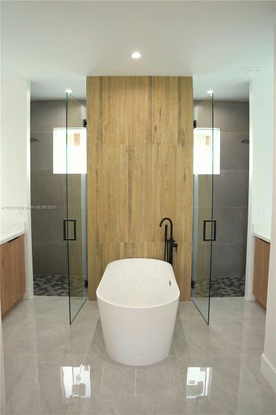 Furnished interior view inside a new home in , Cape Coral (Image 10).