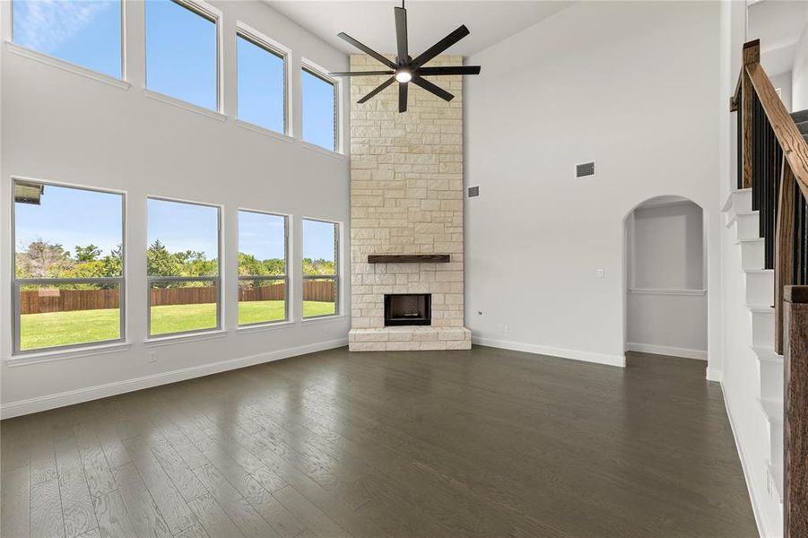 Spacious, unfurnished interior of a new home in Lovers Landing, Forney (Image 17). Spacious, unfurnished interior of a new home in Lovers Landing, Forney (Image 17).