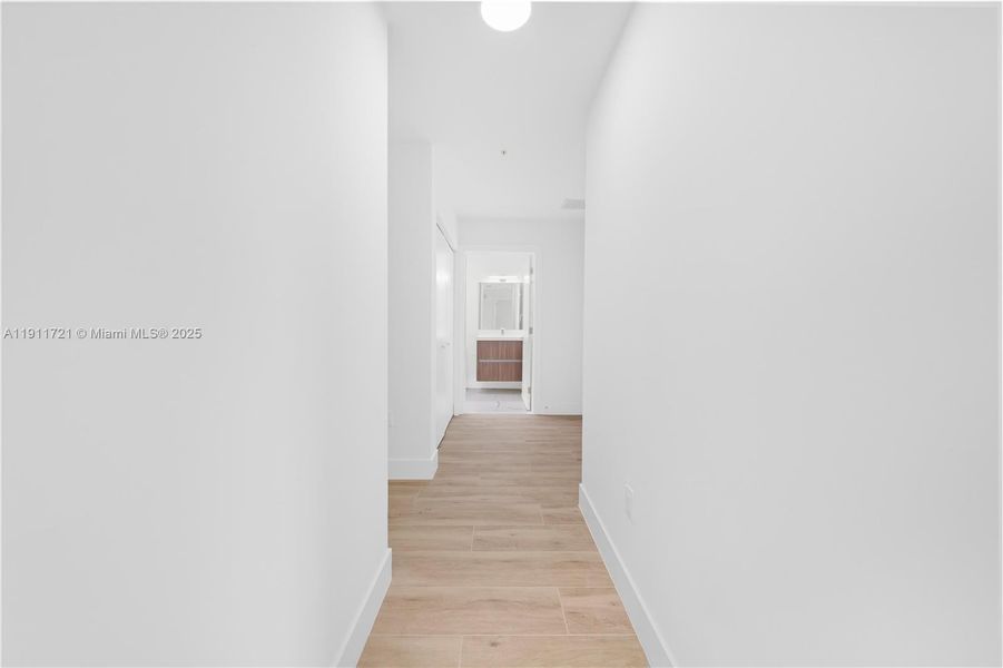Spacious, unfurnished interior of a new home in , Miami (Image 22).