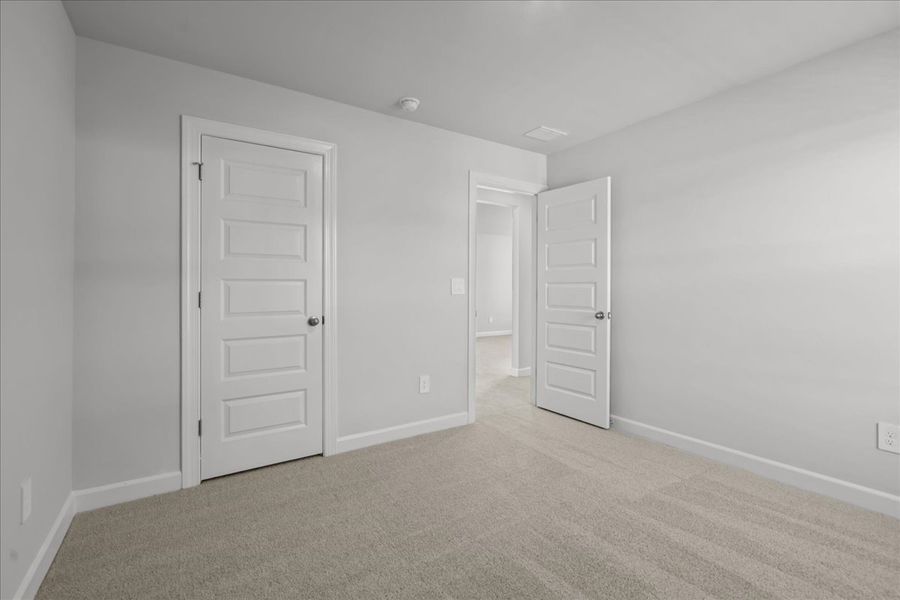 Spacious, unfurnished interior of a new home in Brayfield Manor - Signature Collection, Wellford (Image 27).