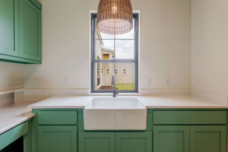 Close-up of interior finishes inside a home in Eagles Bluff, Weatherford (Image 19).