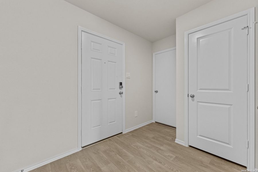 Spacious, unfurnished interior of a new home in Bollinger, Maxwell (Image 17).