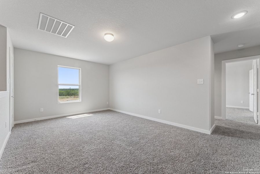 Spacious, unfurnished interior of a new home in Mesquite Ridge, San Antonio (Image 31). Spacious, unfurnished interior of a new home in Mesquite Ridge, San Antonio (Image 31).