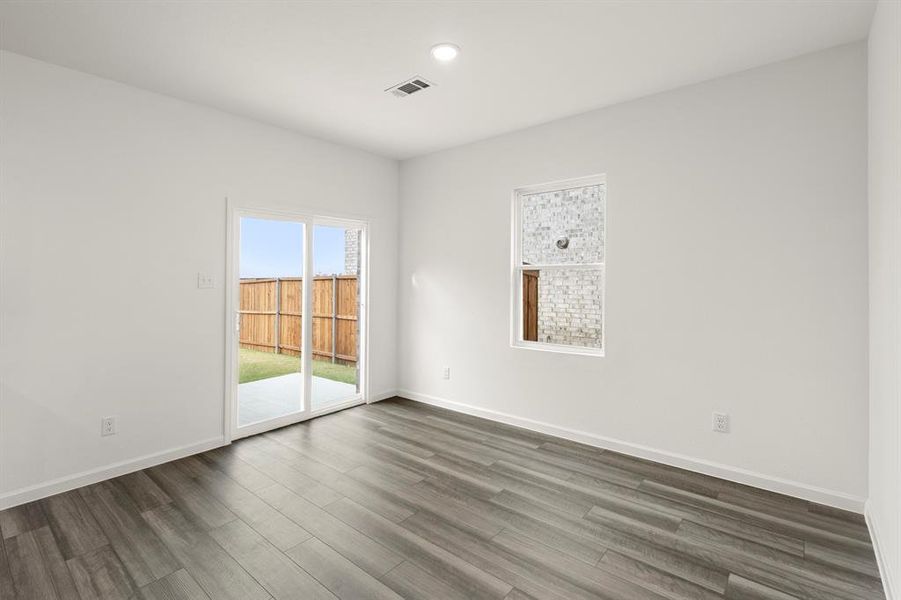 11. 3216 Landslide - Dining 11. 3216 Landslide - Dining