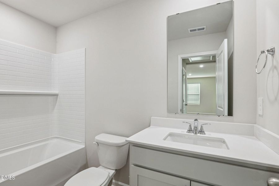 26-web-or-mls-Raleigh - Oak Manor - 908