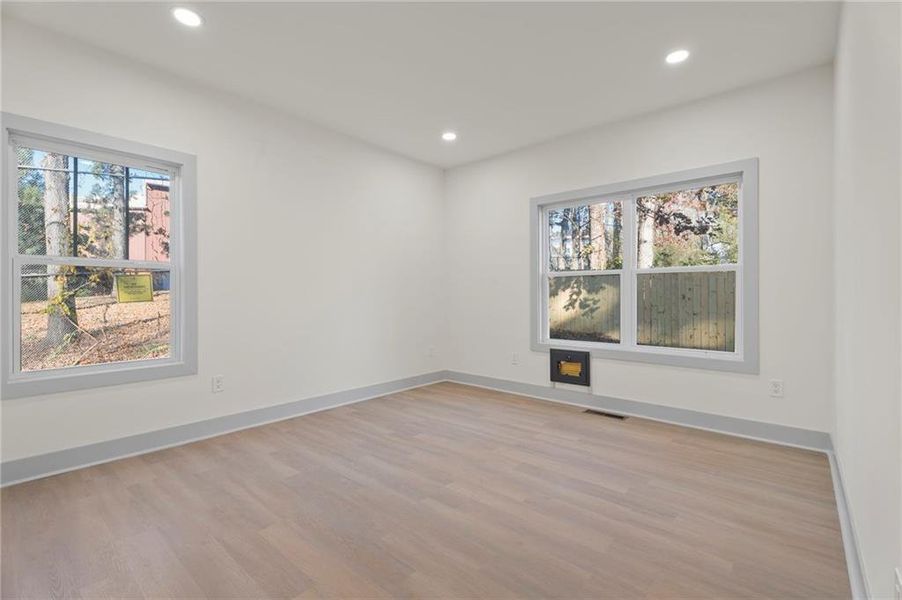 Spacious, unfurnished interior of a new home in , Atlanta (Image 38).