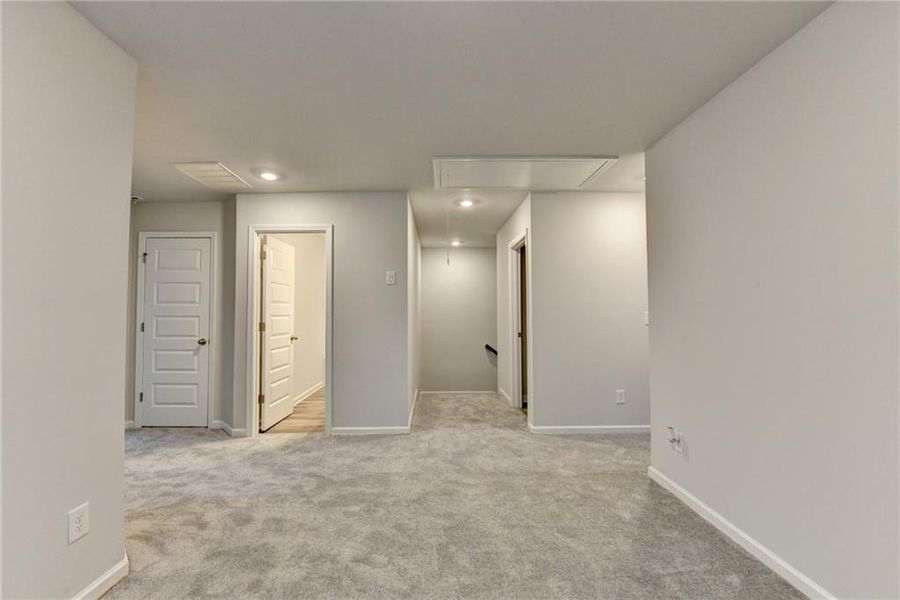 Spacious, unfurnished interior of a new home in Westgate Enclave, Loganville (Image 35).