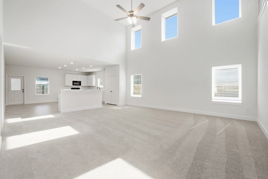 Spacious, unfurnished interior of a new home in Pecan Estates, Crosby (Image 25).