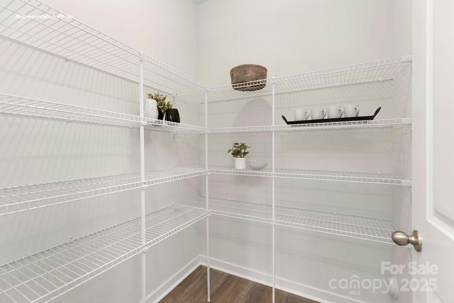 Spacious, unfurnished interior of a new home in Fergus Crossing, York (Image 17).