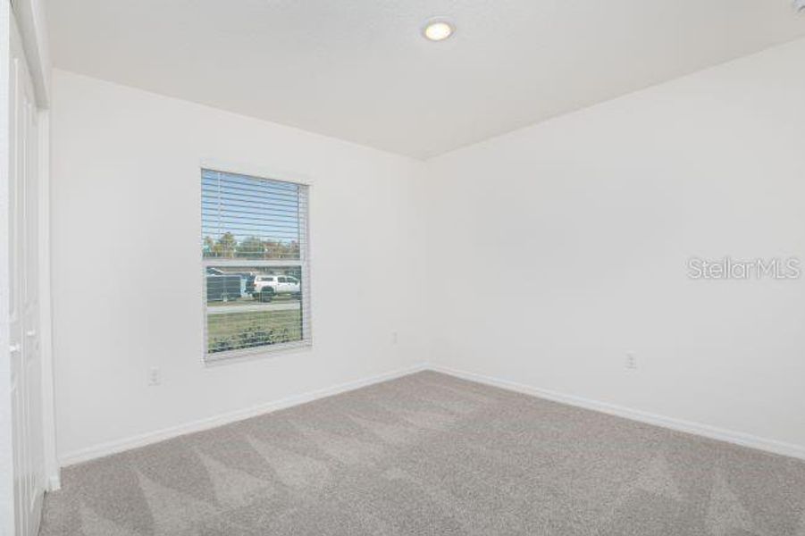 Spacious, unfurnished interior of a new home in Royal Highlands, Weeki Wachee (Image 19).