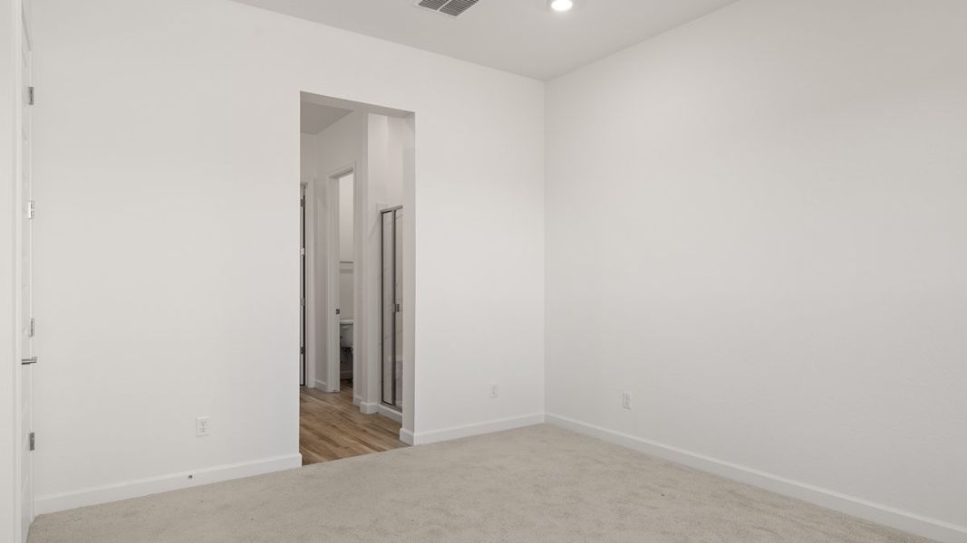 Spacious, unfurnished interior of a new home in The Ridge at Stone Butte, Phoenix (Image 30).