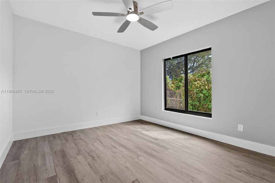 Spacious, unfurnished interior of a new home in , Fort Lauderdale (Image 13).