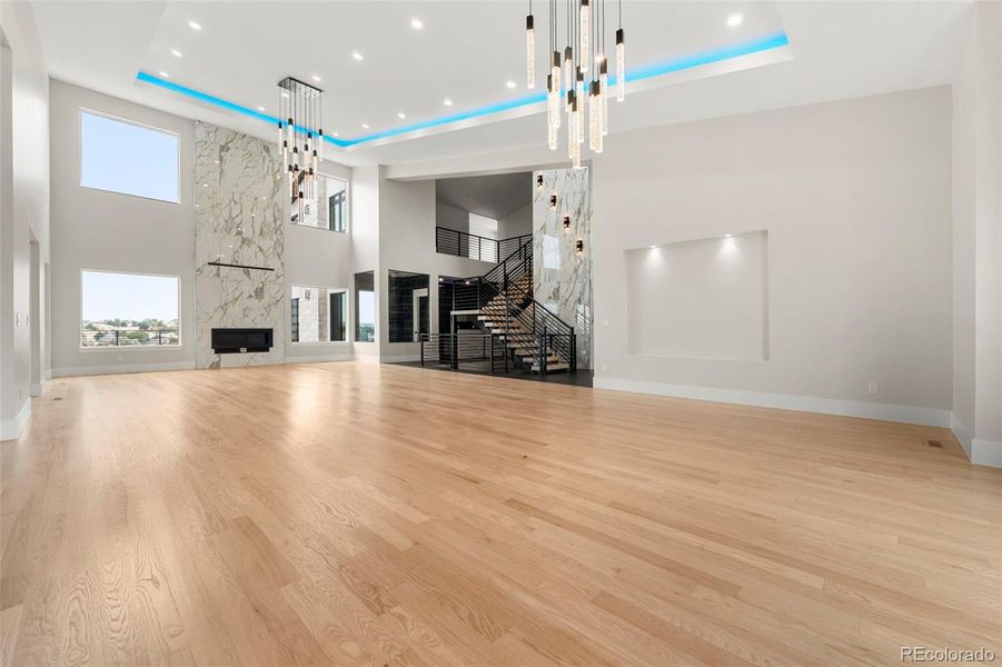 All LED lighting in the house offers 14 different color options. All LED lighting in the house offers 14 different color options.