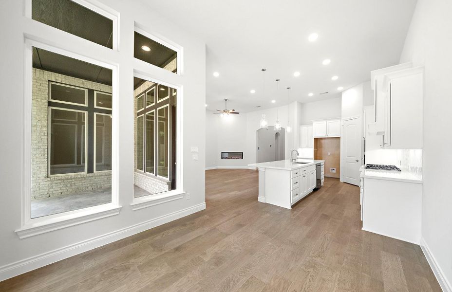 **Representative photo** **Representative photo**