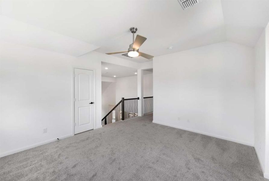 Spacious, unfurnished interior of a new home in Meadow Run, Melissa (Image 19).