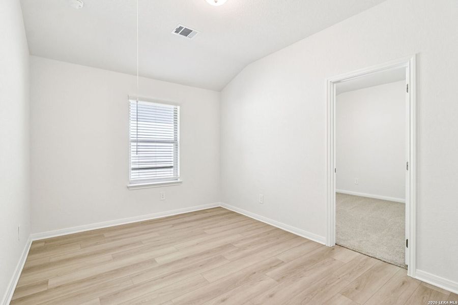 Spacious, unfurnished interior of a new home in Lark Canyon, New Braunfels (Image 23).