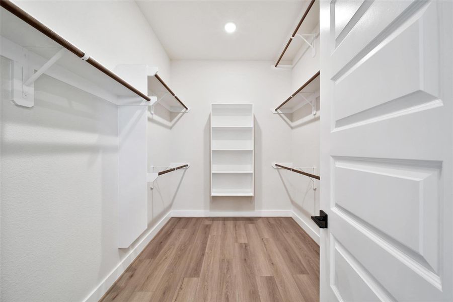 Spacious, unfurnished interior of a new home in Lago Pointe, Seabrook (Image 19).