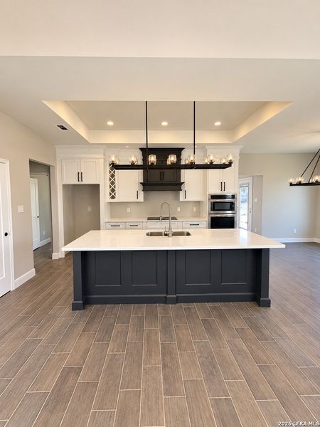 Furnished interior view inside a new home in , Eagle Pass (Image 6).