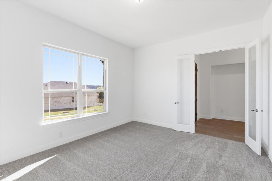 Spacious, unfurnished interior of a new home in Retreat at San Gabriel, Georgetown (Image 30).