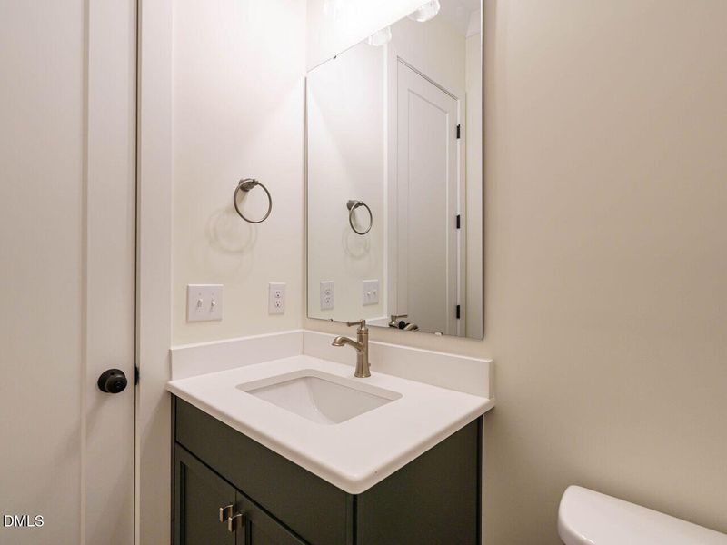 020-1280x960-half-bath