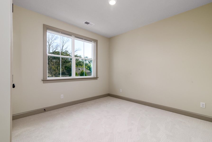 Spacious, unfurnished interior of a new home in , Charleston (Image 35).