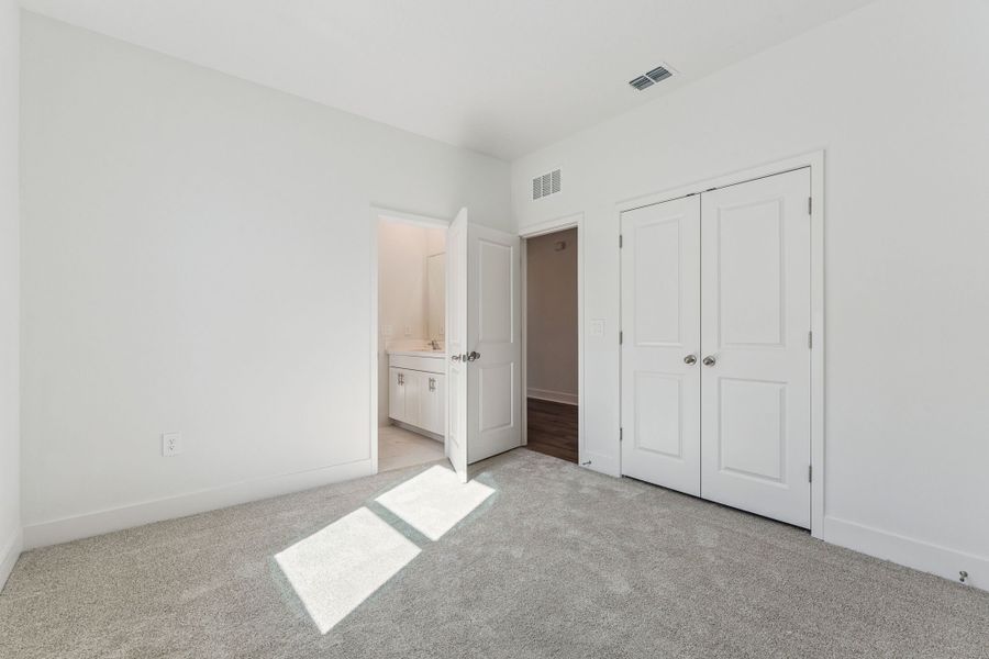Bedroom 4 w/ Jack & Jill Bathroom 3