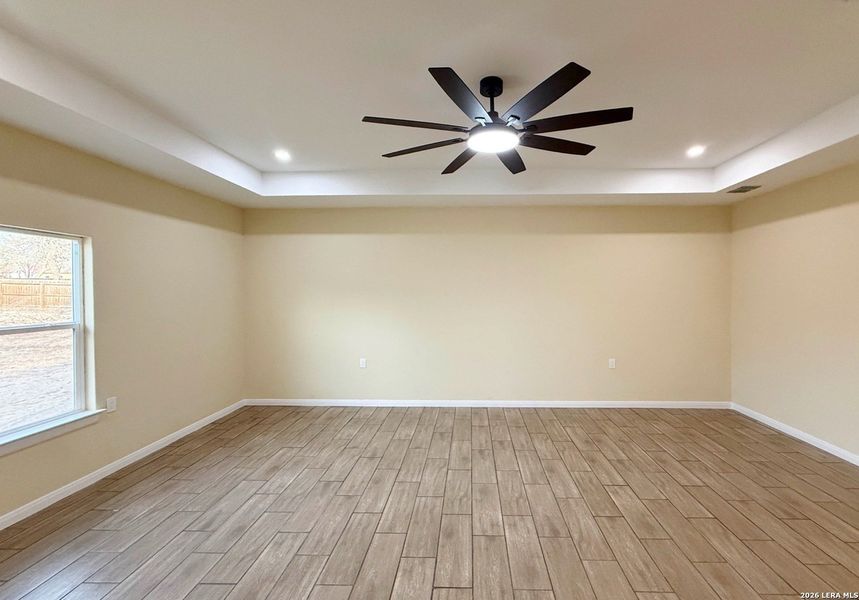 Spacious, unfurnished interior of a new home in , Poteet (Image 17).