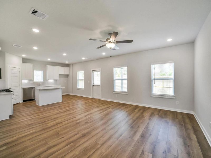 Spacious, unfurnished interior of a new home in Lakes at Black Oak, Magnolia (Image 16). Spacious, unfurnished interior of a new home in Lakes at Black Oak, Magnolia (Image 16).