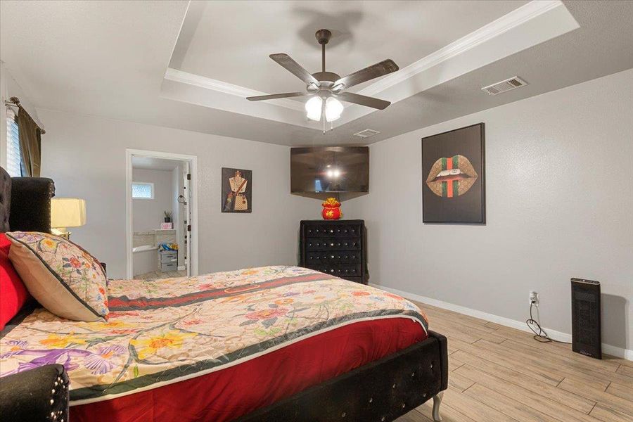 Furnished interior view inside a new home in , Killeen (Image 18).