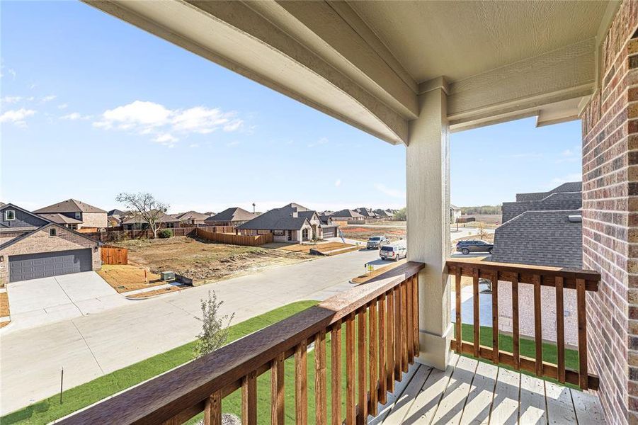 Exterior details and patio area of a home in Sable Creek, Sanger (Image 27).
