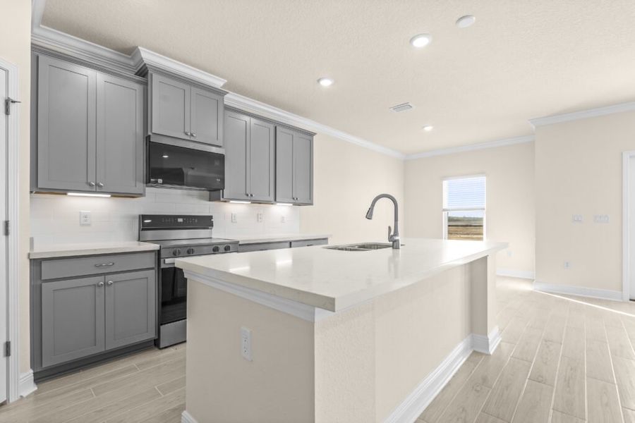 Furnished interior view inside a new home in Lake Merial, Panama City (Image 13).