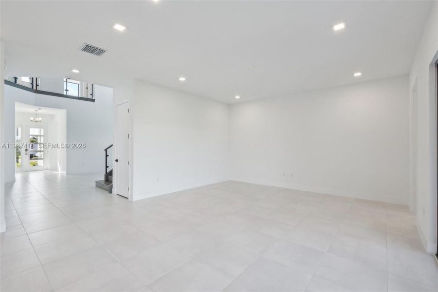 Spacious, unfurnished interior of a new home in , Palm Beach Gardens (Image 34). Spacious, unfurnished interior of a new home in , Palm Beach Gardens (Image 34).