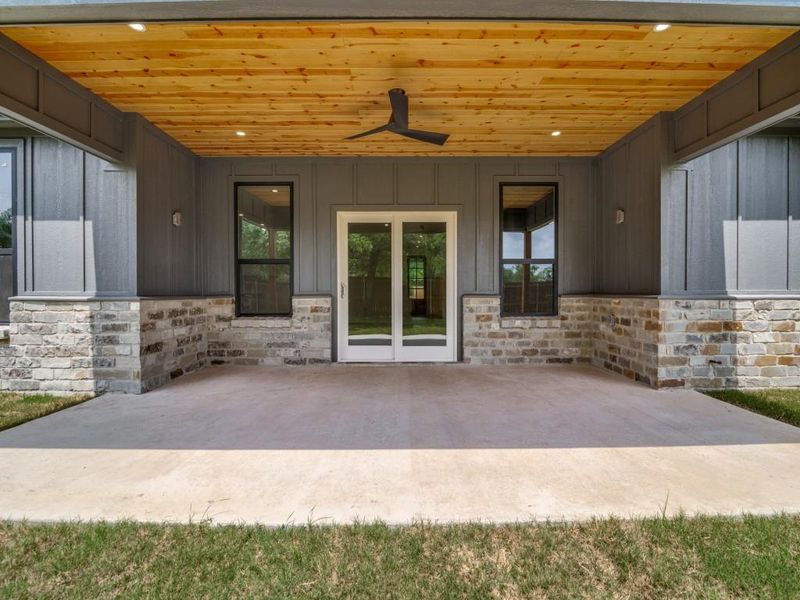 Exterior details and patio area of a home in , Terrell (Image 17).