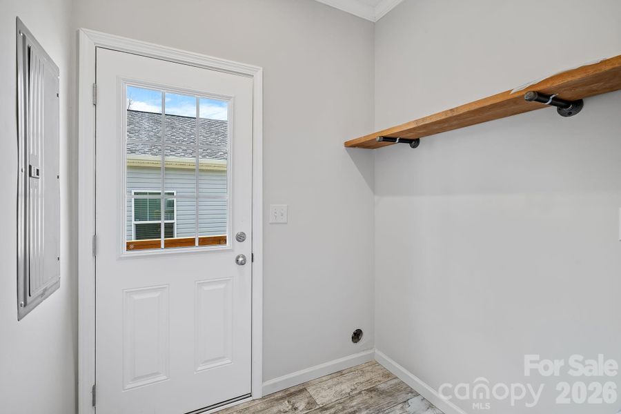 Spacious, unfurnished interior of a new home in , Asheville (Image 22).