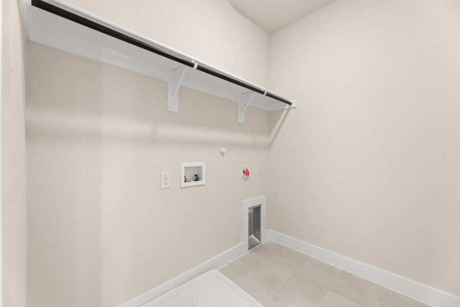 Spacious, unfurnished interior of a new home in Garden Collection at Union Park, Little Elm (Image 25).