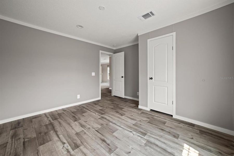 Spacious, unfurnished interior of a new home in , Okeechobee (Image 15).