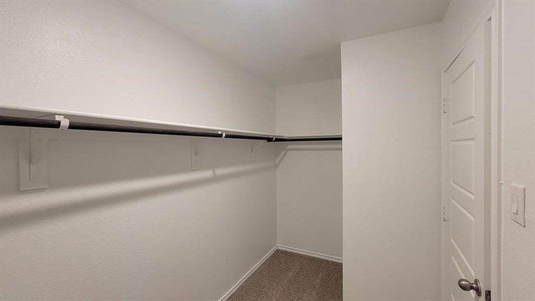 Spacious, unfurnished interior of a new home in Longhorn Estates, Fort Worth (Image 8).