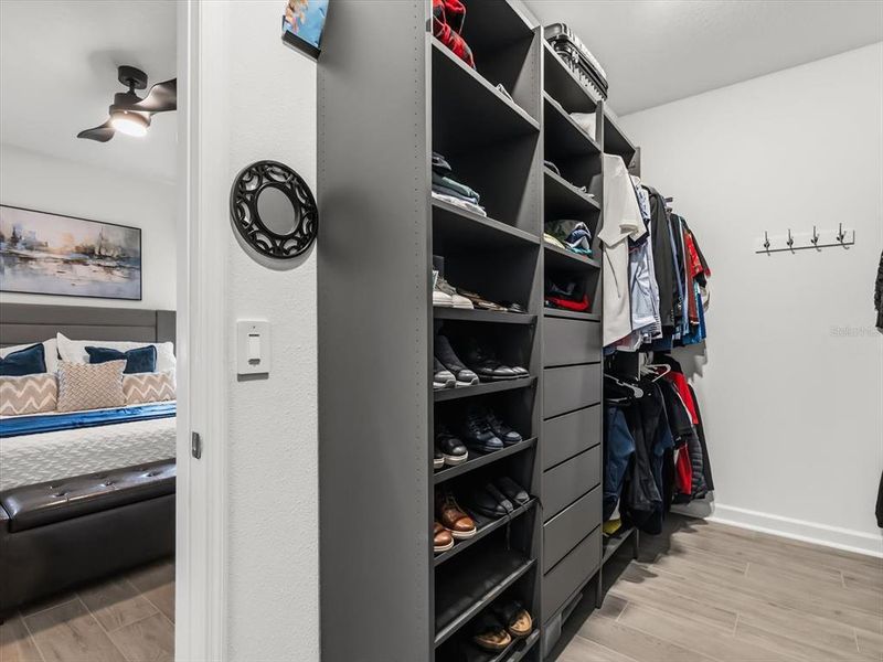 Furnished interior view inside a new home in , Orlando (Image 17).