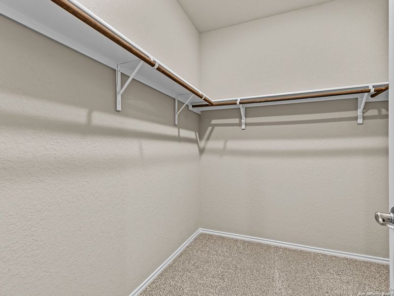 Spacious, unfurnished interior of a new home in Royal Crest, San Antonio (Image 26).