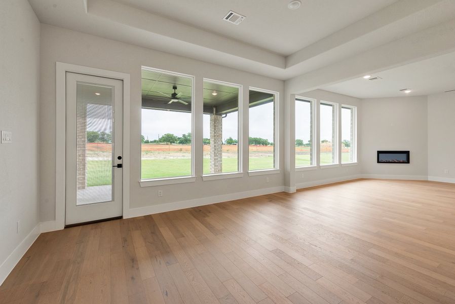Spacious, unfurnished interior of a new home in Paloma Ranch, New Fairview (Image 13).
