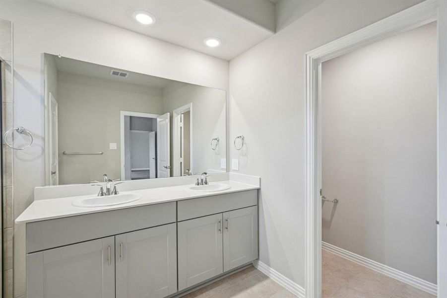 Furnished interior view inside a new home in Lakehaven - Signature Series, Farmersville (Image 9).