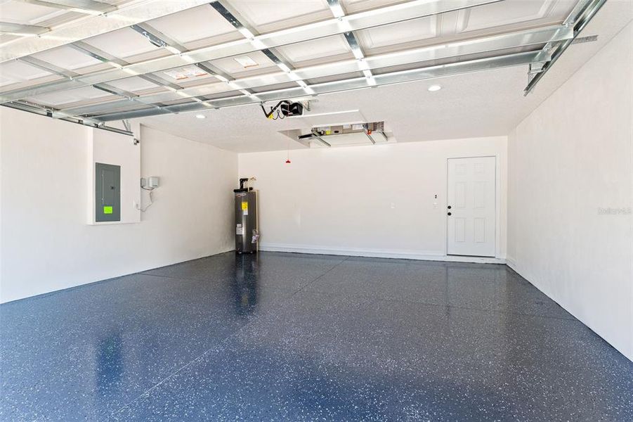 Spacious, unfurnished interior of a new home in , Spring Hill (Image 19).