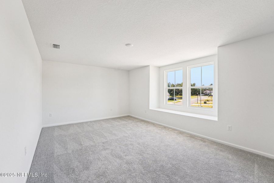 Spacious, unfurnished interior of a new home in Panther Creek, Jacksonville (Image 29).