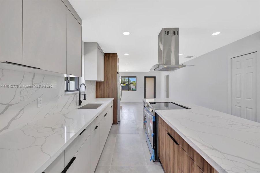 Spacious, unfurnished interior of a new home in , Miami Gardens (Image 46).