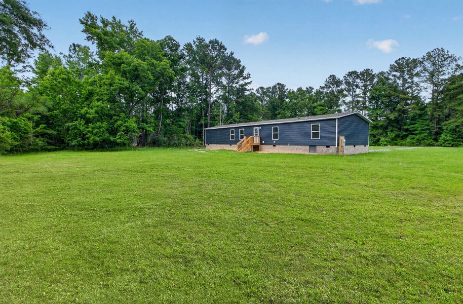 Exterior details and patio area of a home in , Moncks Corner (Image 23).
