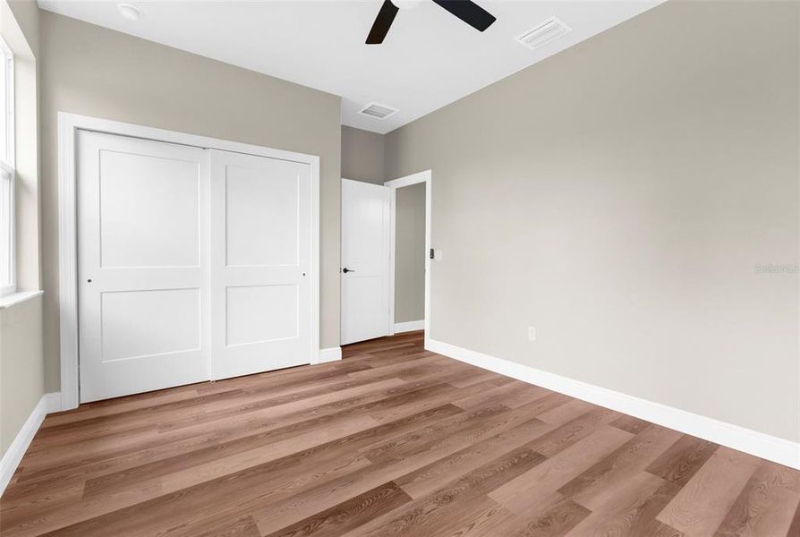 Spacious, unfurnished interior of a new home in , Weeki Wachee (Image 25).
